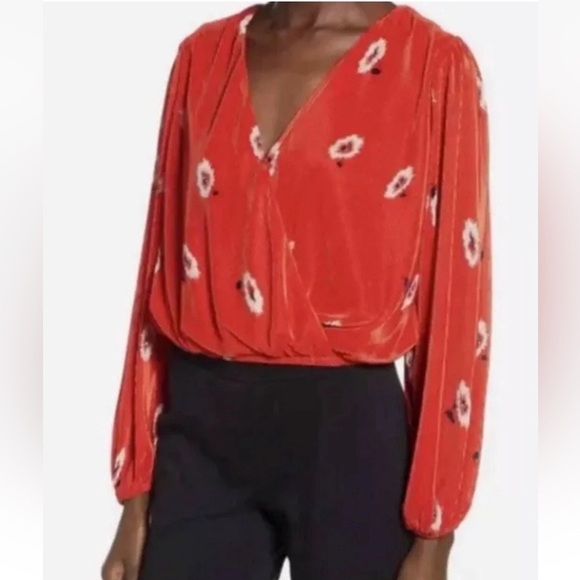 ASTR The Label red floral print V cleavage Surplice long sleeves top blouse Sz S - Picture 1 of 6